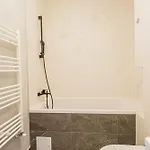 Floor Luxury Apartment- Family Friendly - Mountain View - Huge Balcony - Апартаменты *