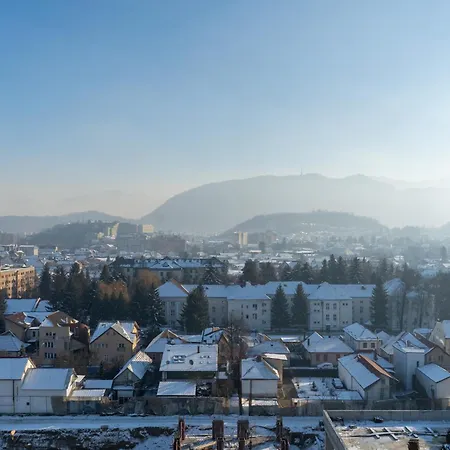 Appartement Luxury 2br 10thfloor Mountain View Large Balcony Floor Heating New Building Board Games Self Check-in Shopping Center 360 Tour Free Parking Braşov