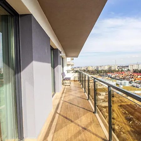 Spacious Holiday New Apartment- Family Friendly - Mountain View - Huge Balcony - Top Floor - Acs - Outlet Mall - Grocery * Brașov