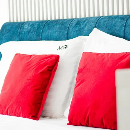 Spacious Holiday New Apartment- Family Friendly - Mountain View - Huge Balcony - Top Floor - Acs - Outlet Mall - Grocery Brașov