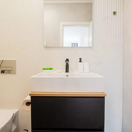 Mohost View 2br - Luxury With Mountains View Apartment *