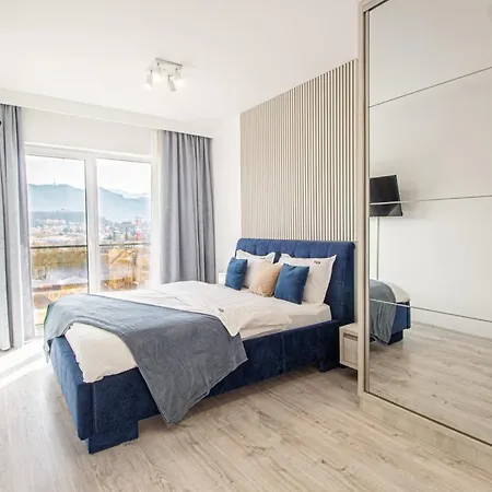 Floor Luxury Apartment- Family Friendly - Mountain View - Huge Balcony * Brasov