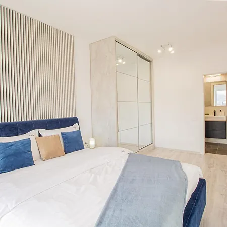 Appartement Luxury 2br 10thfloor Mountain View Large Balcony Floor Heating New Building Board Games Self Check-in Shopping Center 360 Tour Free Parking *