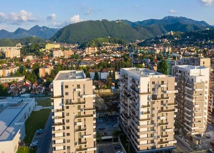 Mohost View- Mountain View - Large Balcony - 10th Floor