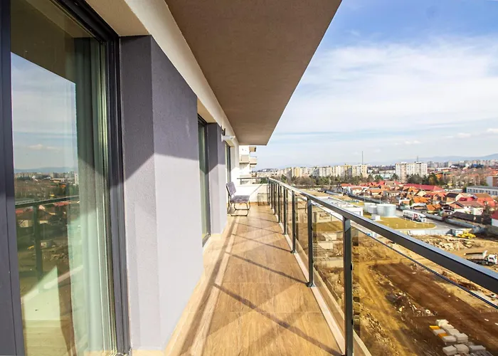 Spacious Holiday New Apartment- Family Friendly - Mountain View - Huge Balcony - Top Floor - Acs - Outlet Mall - Grocery * Brașov