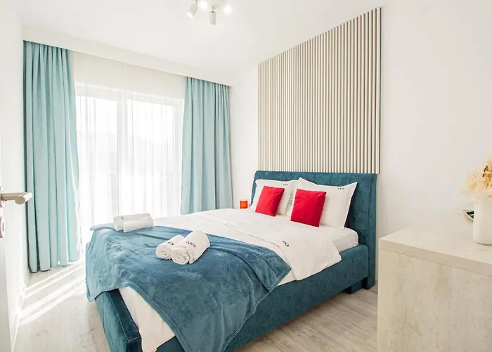 Apartment Spacious Holiday New Apartment- Family Friendly - Mountain View - Huge Balcony - Top Floor - Acs - Outlet Mall - Grocery Brașov