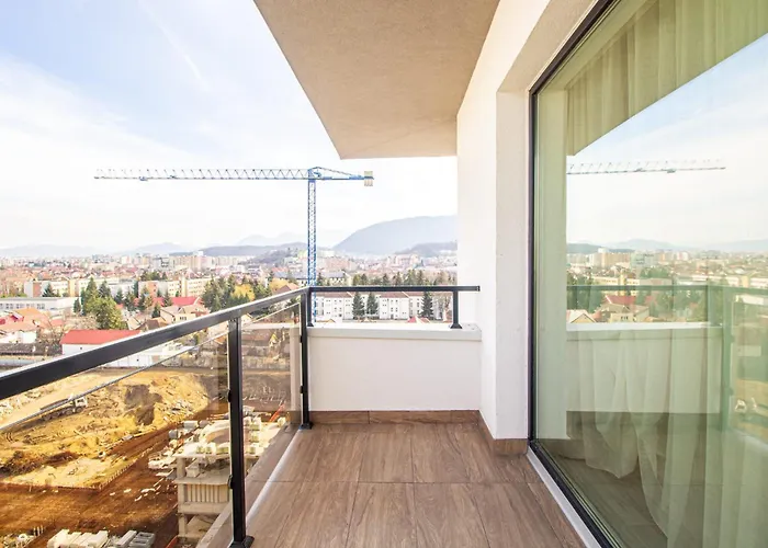 Spacious Holiday New Apartment- Family Friendly - Mountain View - Huge Balcony - Top Floor - Acs - Outlet Mall - Grocery